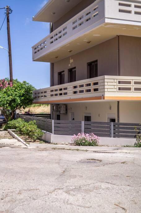 Artemissia New Well Sided Modish House Apartment Kissamos Bagian luar foto